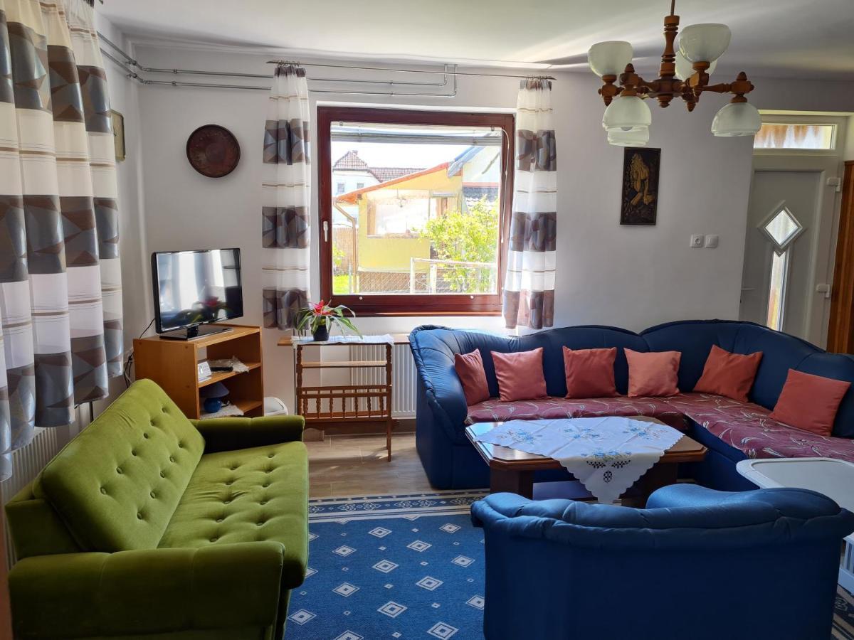 Gyoengyvirag Apartman Lenti Eksteriør billede